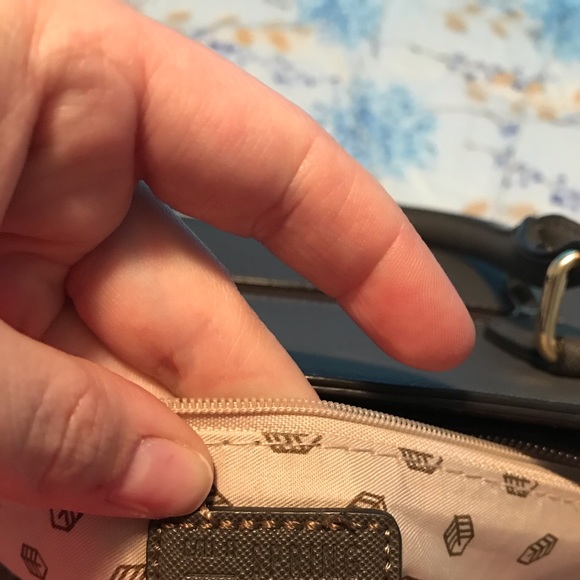 Call it spring handbag - Picture 3 of 8